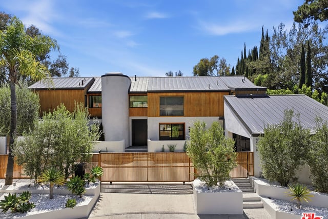 3319 Dona Lola Place, Los Angeles, CA 91604 — photo 3 of 72