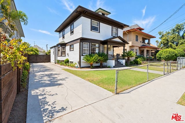 1030 W 20th Street, Los Angeles, CA 90007 — photo 2 of 21