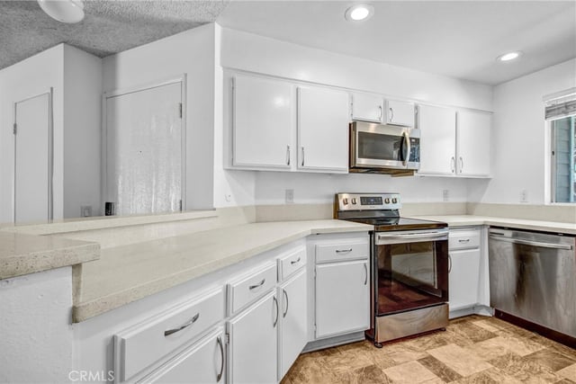 25335 Pine Creek, Los Angeles, CA 90744 — photo 12 of 25