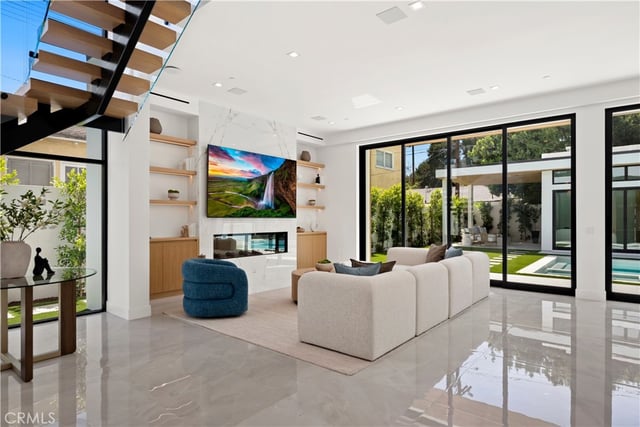 4209 Elmer, Studio City, CA 91602 — photo 18 of 48