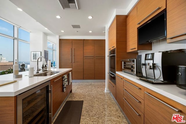 900 W Olympic Boulevard 46G, Los Angeles, CA 90015 — photo 26 of 78