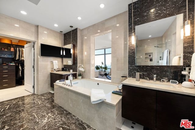 900 W Olympic Boulevard 46G, Los Angeles, CA 90015 — photo 44 of 78