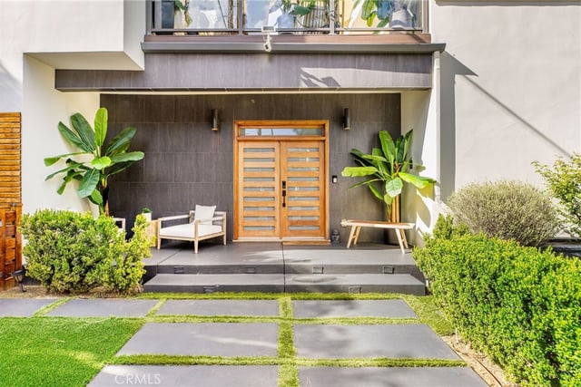 11645 Woodbridge Street, Studio City, CA 91604 — photo 4 of 31
