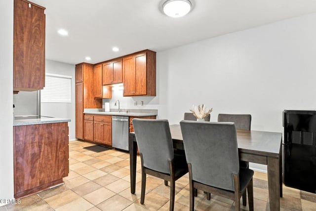 2533 Antonio Drive 101, Camarillo, CA 93010 — photo 14 of 36