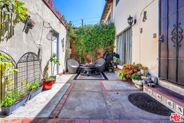 1766 Midvale Avenue, Los Angeles, CA 90024 — photo 13 of 29
