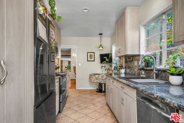 1766 Midvale Avenue, Los Angeles, CA 90024 — photo 15 of 29