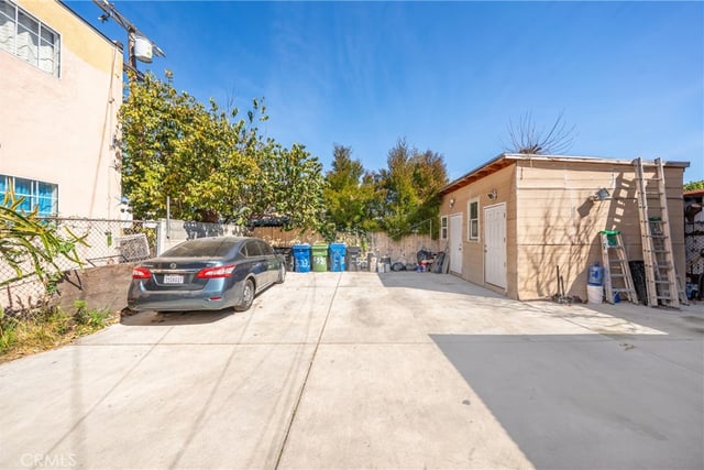 5335 Carlin, Los Angeles, CA 90016 — photo 12 of 22