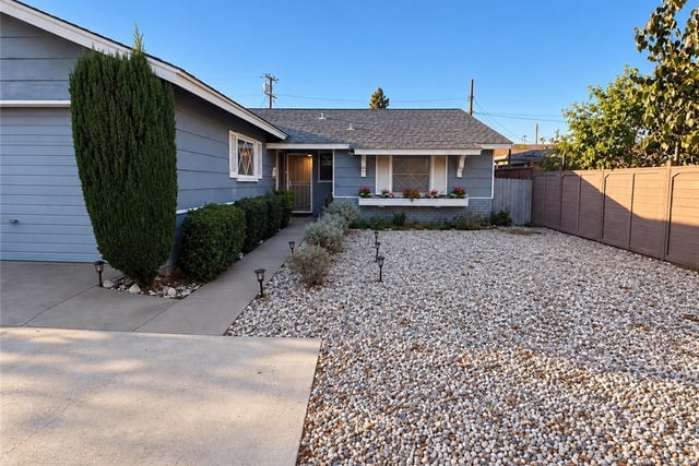 10883 Vinedale, Sun Valley, CA 91352 — photo 2 of 27