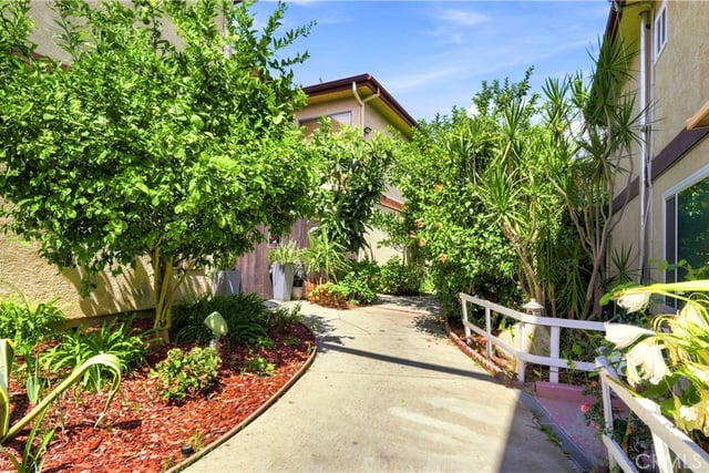 7300 Lennox K16, Van Nuys, CA 91405 — photo 4 of 23