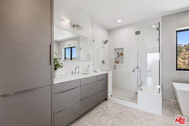 8184 Mannix Drive, Los Angeles, CA 90046 — photo 36 of 57