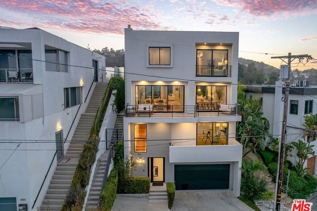 8184 Mannix Drive, Los Angeles, CA 90046 — photo 8 of 57