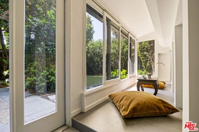 6424 Ivarene Avenue, Los Angeles, CA 90068 — photo 38 of 45