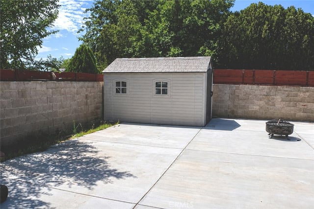 44220 Kirkland, Lancaster, CA 93535 — photo 5 of 15
