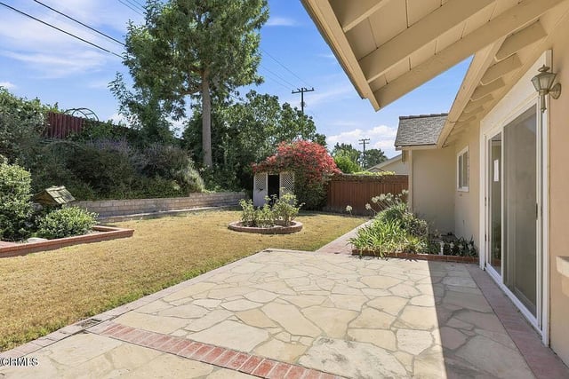 195 W Avenida De Las Flores, Thousand Oaks, CA 91360 — photo 21 of 24