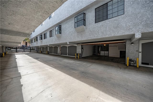 1221 N Sycamore 5, Los Angeles, CA 90038 — photo 4 of 43