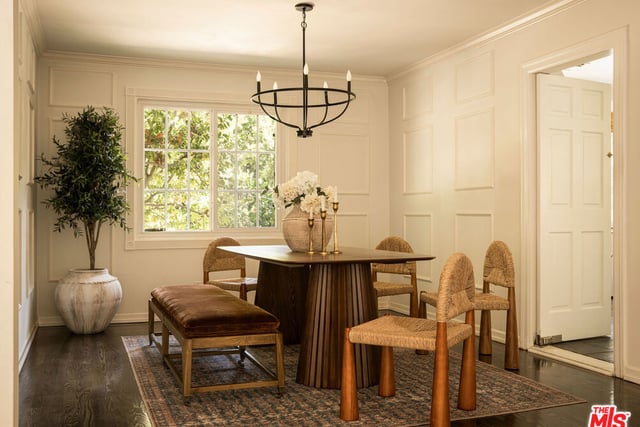 2533 Benedict Canyon Drive, Beverly Hills, CA 90210 — photo 13 of 28