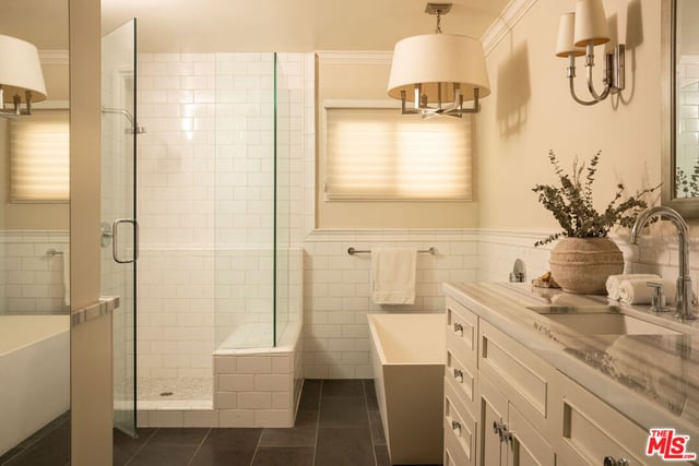 2533 Benedict Canyon Drive, Beverly Hills, CA 90210 — photo 18 of 28