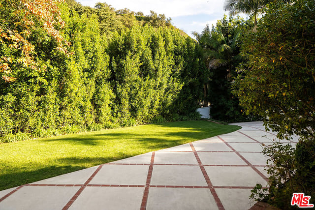 2533 Benedict Canyon Drive, Beverly Hills, CA 90210 — photo 5 of 28
