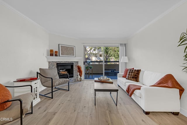 5500 Owensmouth Avenue 104, Los Angeles, CA 91367 — photo 14 of 37