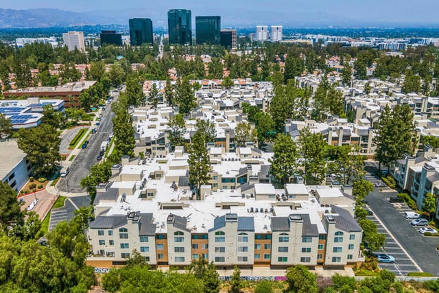 5500 Owensmouth Avenue 104, Los Angeles, CA 91367 — photo 4 of 37