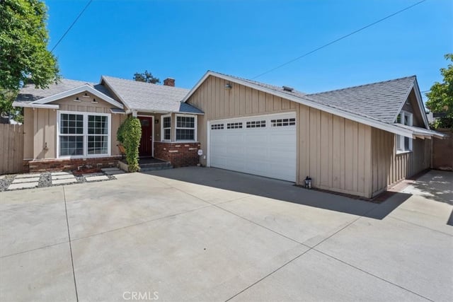 14319 Valerio Street, Van Nuys, CA 91405 — photo 3 of 24