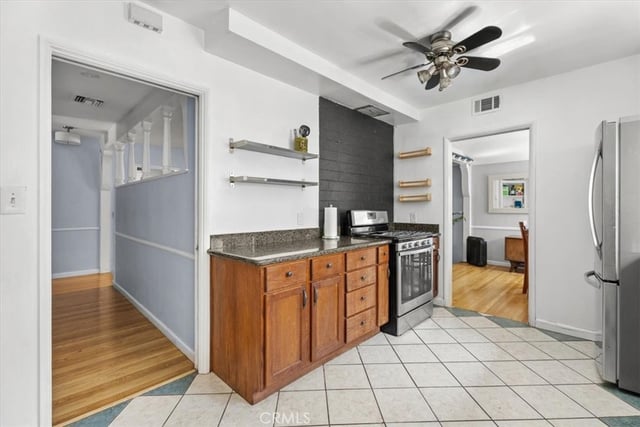 14319 Valerio Street, Van Nuys, CA 91405 — photo 9 of 24