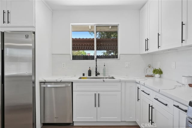 23701 Califa, Los Angeles, CA 91367 — photo 16 of 75
