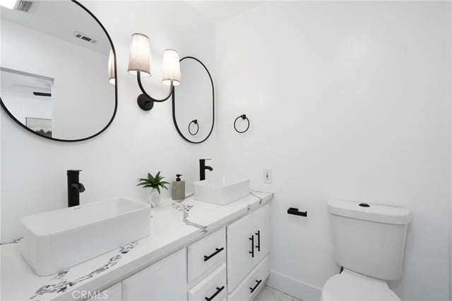 23701 Califa, Los Angeles, CA 91367 — photo 26 of 75