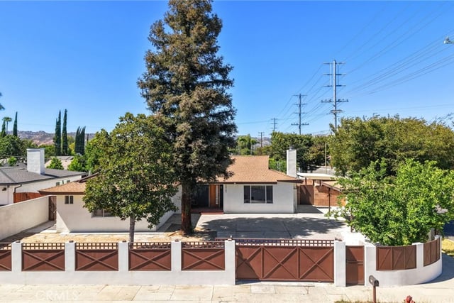 23701 Califa, Los Angeles, CA 91367 — photo 57 of 75