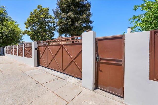 23701 Califa, Los Angeles, CA 91367 — photo 58 of 75