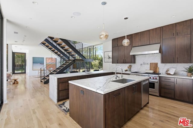 2106 Glyndon Avenue, Venice, CA 90291 — photo 15 of 56