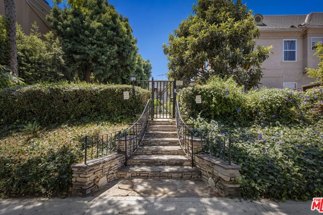 1143 S Westmoreland Avenue 5, Los Angeles, CA 90006 — photo 2 of 44