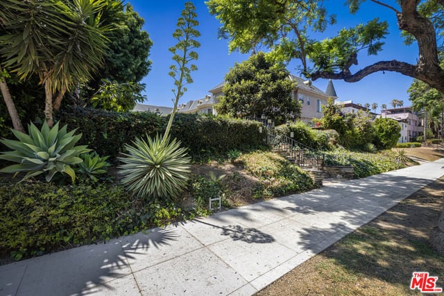 1143 S Westmoreland Avenue 5, Los Angeles, CA 90006 — photo 3 of 44