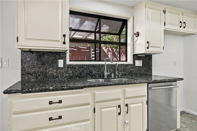 3976 Verde Vista Drive, Thousand Oaks, CA 91360 — photo 9 of 49