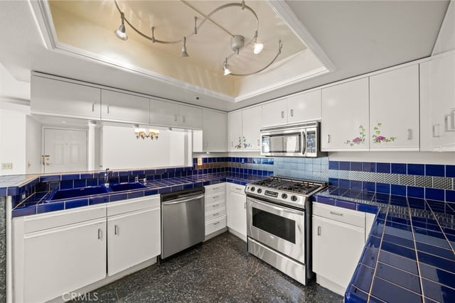 35 Linden 302, Long Beach, CA 90802 — photo 17 of 30
