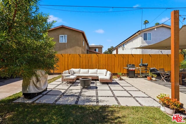 527 W 52nd Street, Los Angeles, CA 90037 — photo 20 of 26