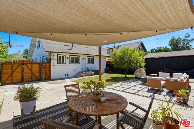 527 W 52nd Street, Los Angeles, CA 90037 — photo 21 of 26