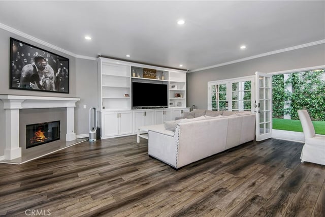 23200 Cass Avenue, Woodland Hills, CA 91364 — photo 13 of 47