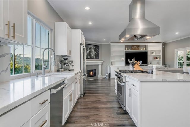 23200 Cass Avenue, Woodland Hills, CA 91364 — photo 16 of 47