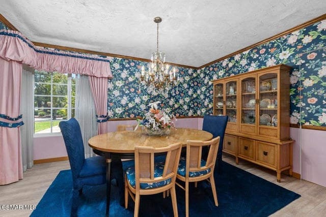17701 Corinthian Drive, Encino, CA 91316 — photo 12 of 33