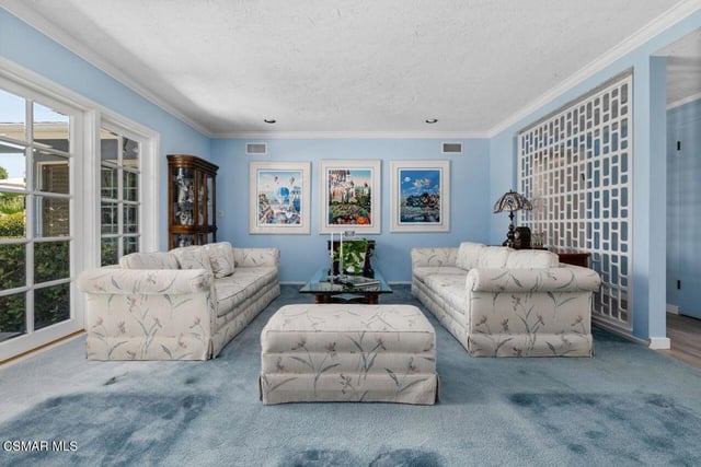 17701 Corinthian Drive, Encino, CA 91316 — photo 4 of 33