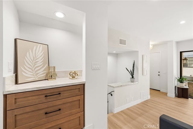 5711 Owensmouth 125, Woodland Hills, CA 91367 — photo 14 of 45