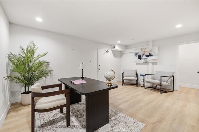 5711 Owensmouth 125, Woodland Hills, CA 91367 — photo 28 of 45