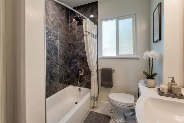 8237 Arnett, Downey, CA 90241 — photo 5 of 30
