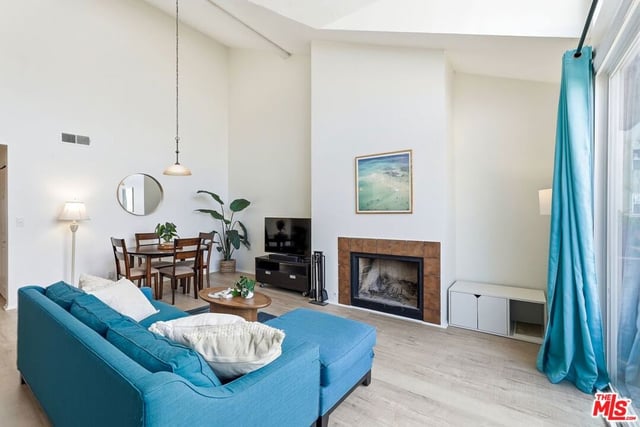 11918 Avon Way 6, Los Angeles, CA 90066 — photo 5 of 25