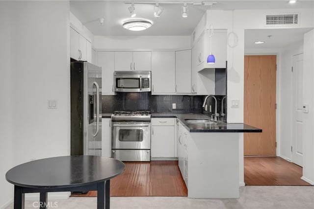 267 S San Pedro 217, Los Angeles, CA 90012 — photo 13 of 44