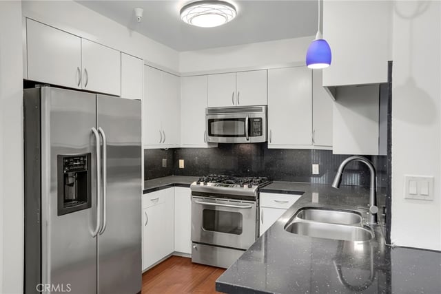 267 S San Pedro 217, Los Angeles, CA 90012 — photo 14 of 44