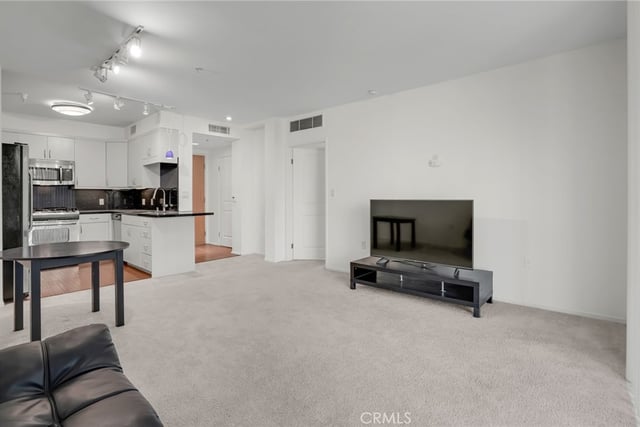 267 S San Pedro 217, Los Angeles, CA 90012 — photo 9 of 44