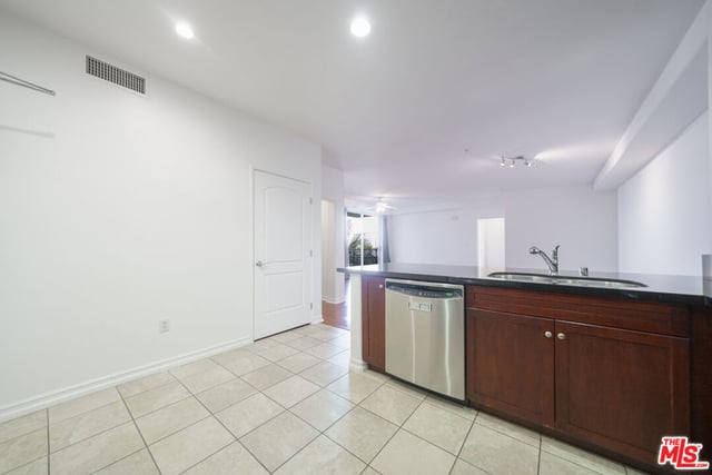 629 Traction Avenue 511, Los Angeles, CA 90013 — photo 3 of 31