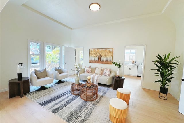 1171 E 60TH Street, Los Angeles, CA 90001 — photo 3 of 11